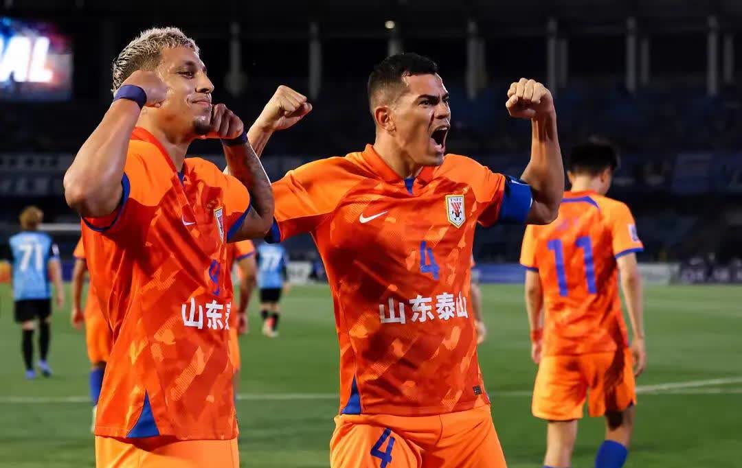 包含战胜强手的球队崭露头角，实力备受期待的词条