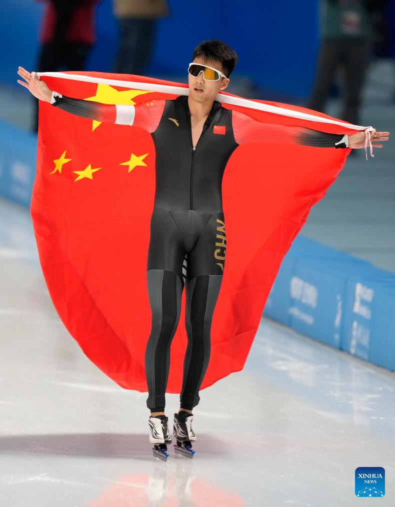 关于迎难而上！参赛运动员不屈不挠追求胜利的信息