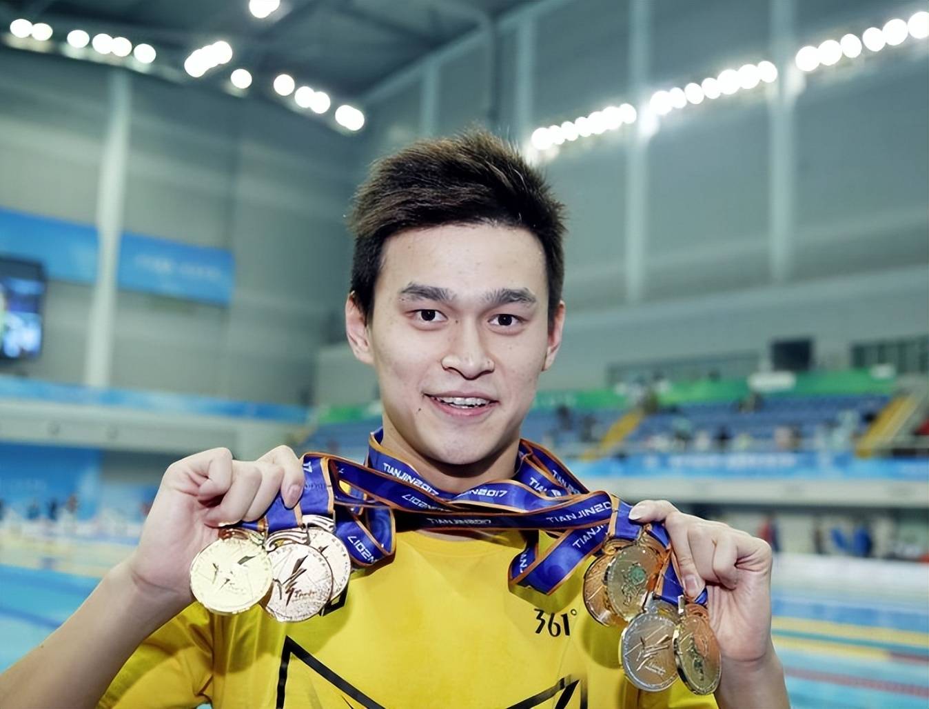 澳大利亚游泳队夺得第十金牌的简单介绍