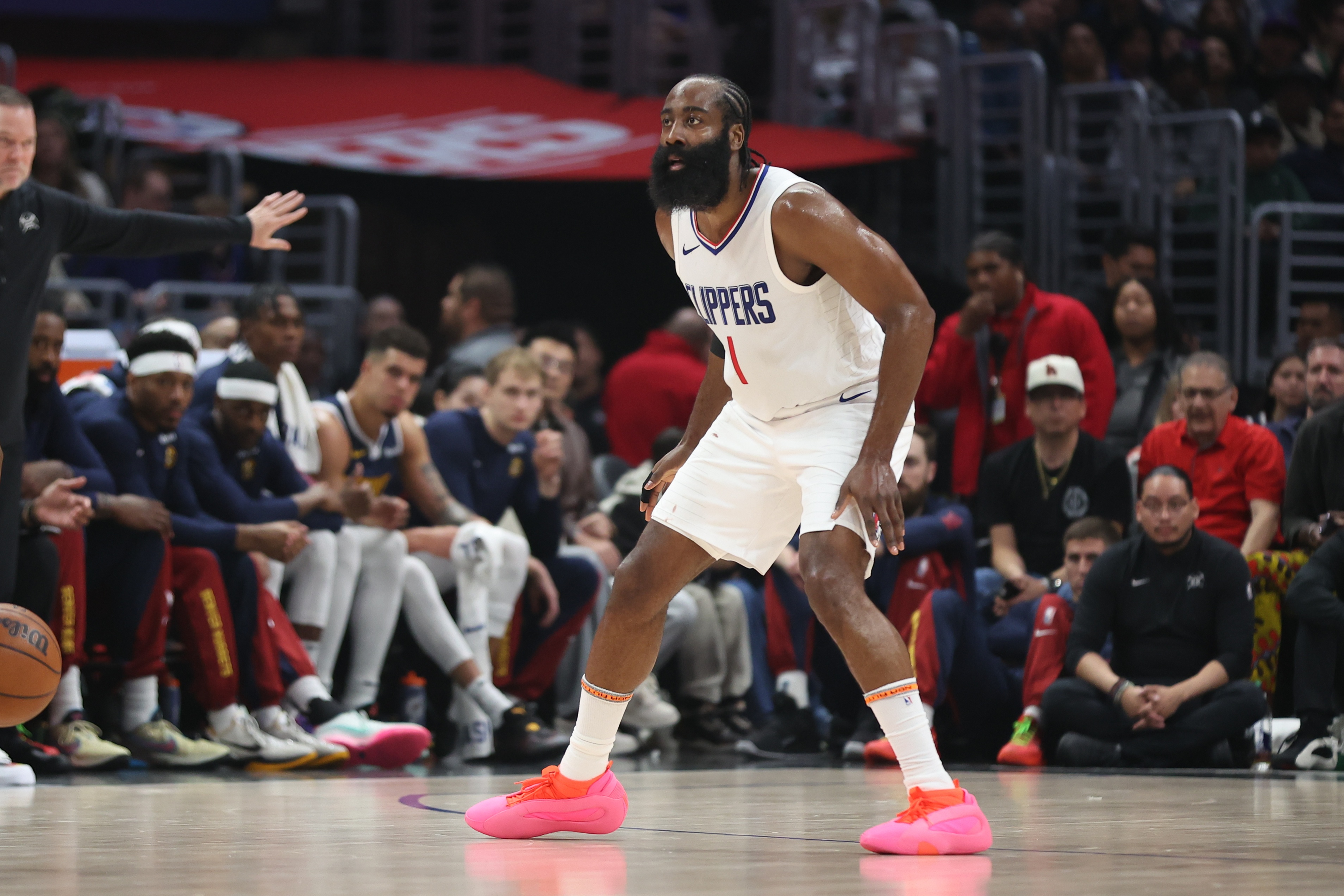 爱游戏在线-凯尔特人横扫快船，泰伦卢斯表现抢眼