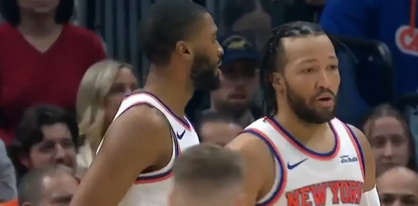 爱游戏官网-尼克斯客场战胜骑士，重回胜利轨道