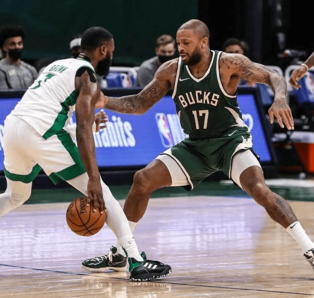 火箭惨败雄鹿，止步3连败