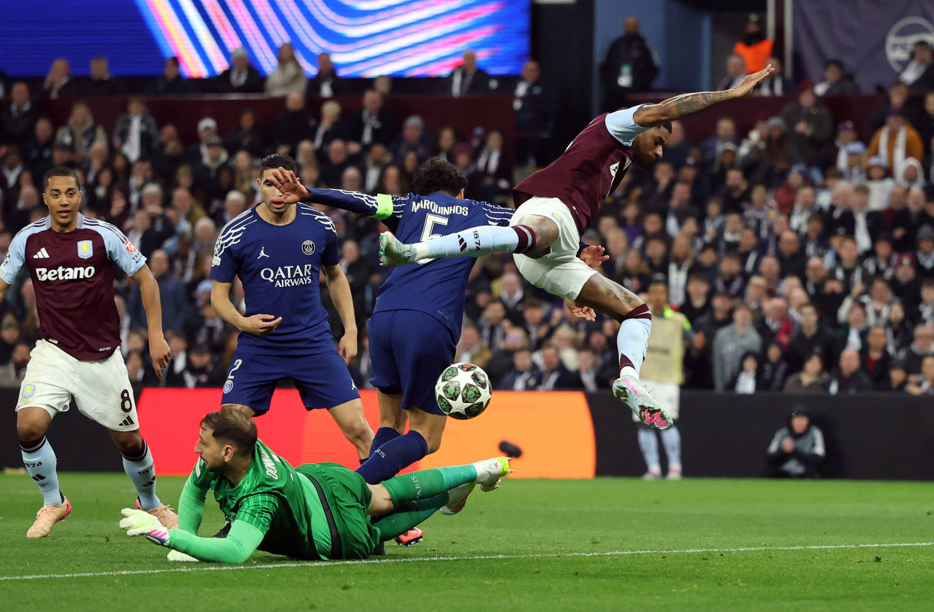 爱游戏登录入口-梅西梅开二度，巴黎圣日耳曼晋级欧冠四强的简单介绍