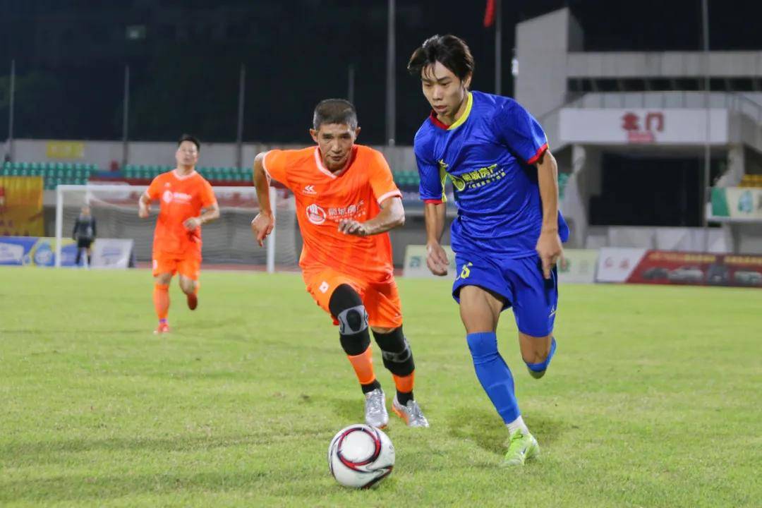 爱游戏网页版-热门足球大战再掀激情，强队对决赛场上烽火四射的简单介绍