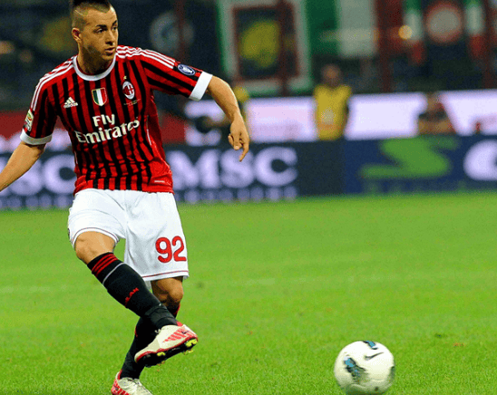 关于佛罗伦萨战胜热那亚,扭转连胜势头的信息 关于佛罗伦萨战胜热那亚,扭转连胜势头的信息