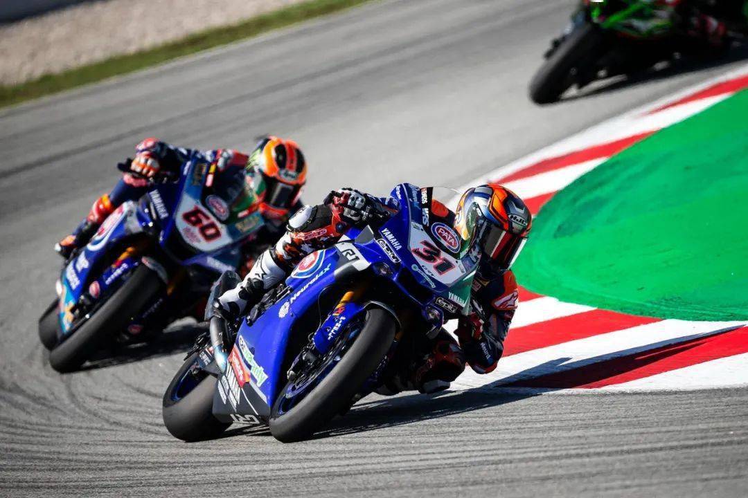 爱游戏官网入口-雷丁登顶积分榜，稳固领先优势的简单介绍